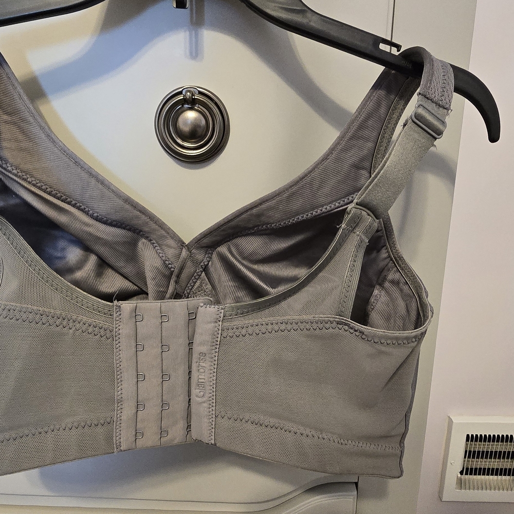Glamorise Magic Lift Seamless Bra - Picture 2 of 6